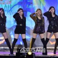 Red Velvet Tampil Cantik Nyanyikan Lagu 'Peek a Boo' dan 'Red Flavor'