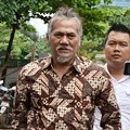 Tio Pakusadewo Tiba di Kejaksaan Negeri Jakarta Selatan