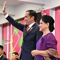 Presiden Jokowi dan Ibu Iriana Menyapa Hadirin di Opening Asian Games 2018