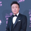 Lee Sung Min di red carpet The Seoul Awards 2018.
