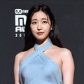 Kim Sarang hadir di red carpet MAMA 2018 Hong Kong. Kim Sarang hadir di red carpet MAMA 2018 Hong Kong.