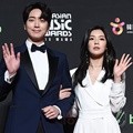 Lee Joon Hyuk dan Lee Sun Bin hadir di red carpet MAMA 2018 Hong Kong.