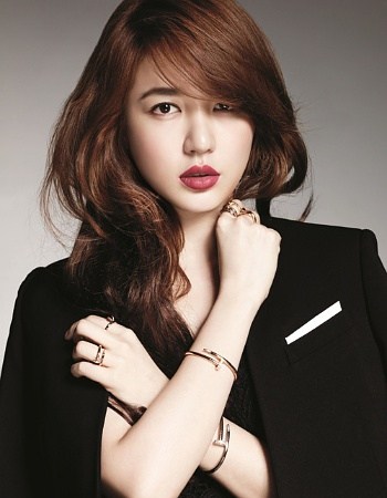 Yoon Eun Hye Tampil Elegan di Iklan Perhiasan