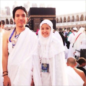 Natasha Rizki Pamer Foto  Foto  Umroh Bersama Desta Seusai 