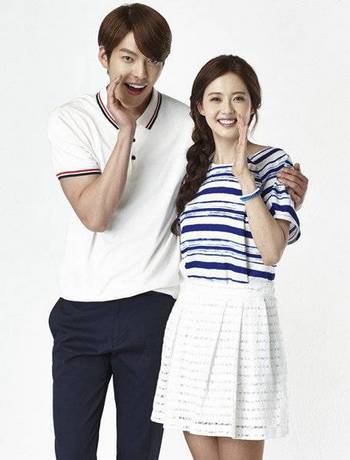 Kim Woo Bin dan Go Ara Jadi Model Iklan Pizza