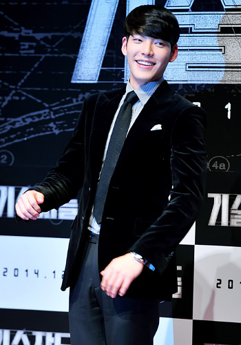 Hobi Makan, Ini Cara Kim Woo Bin Jaga Tubuh Ideal