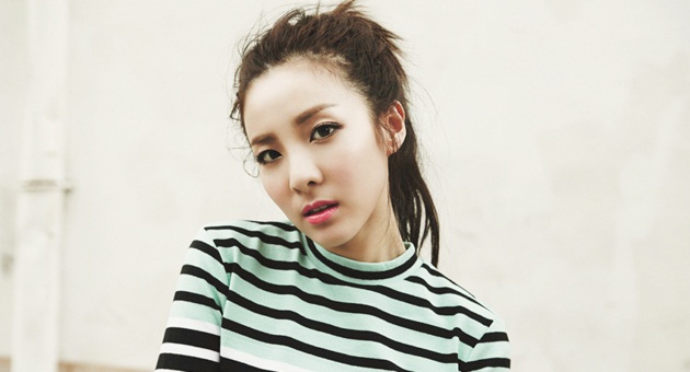  Rambut Berantakan  Dara 2NE1 Tetap Cantik di Foto Baru Dr 