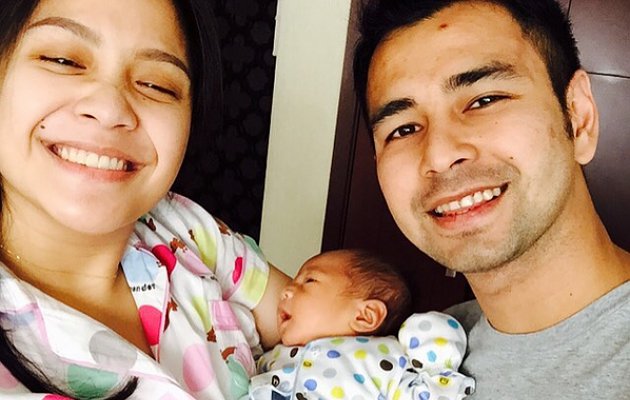 Nagita Slavina Malu Malu Bayi Rafathar  Malah Narsis 