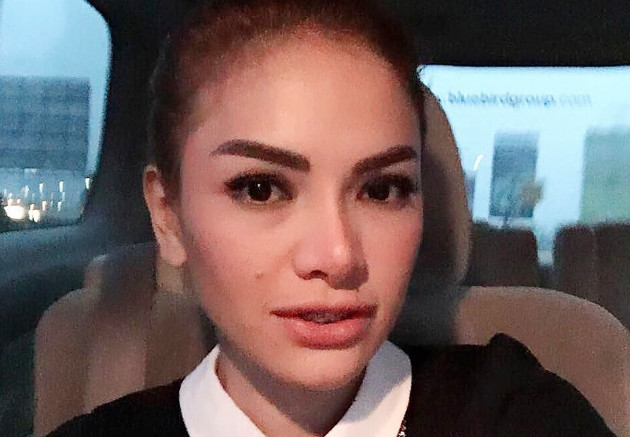 Nikita Mirzani Nangis Dan Berontak Saat Dibawa Ke Dinsos Pasca Digrebek