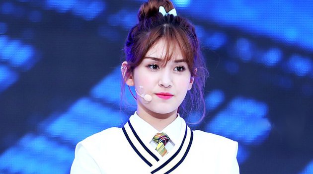 Populer Jeon Somi IOI Gelar Acara Fanmeeting Solo Perdana