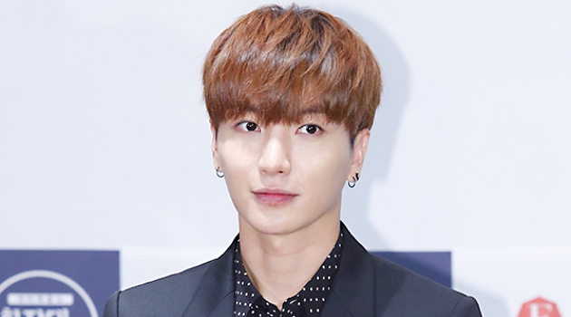 Hasil gambar untuk leeteuk suju