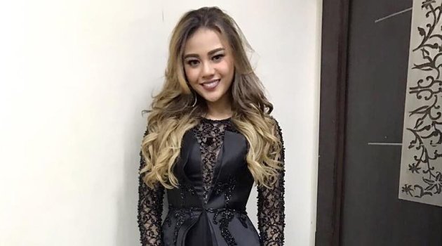 Dikenalkan ke Keluarga Pacar, Aurel Hermansyah Siap Nikah Muda?