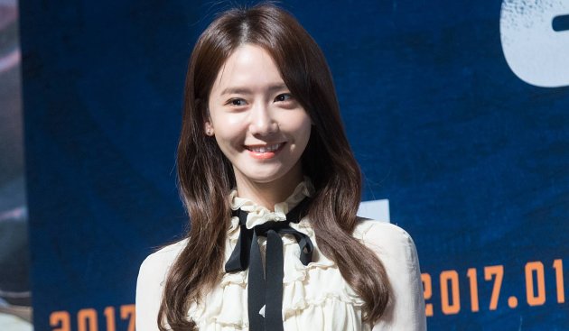 Makin Cantik dengan Rambut Hitam, Foto Yoona Ini Sukses Bikin Netter Gila