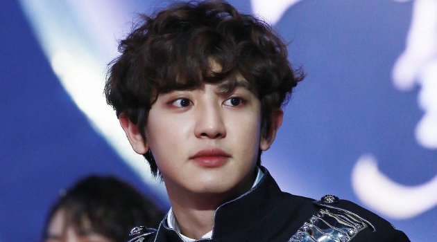 Gantengnya Chanyeol EXO Tiduran di Bathtub Pada Pemotretan Ceci