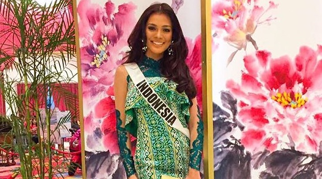 Kezia Warouw Pakai Kebaya dan Pamer Paha Mulus, Netter: Juara Miss Universe