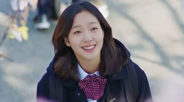 Seragam Sekolah  Ji  Eun  Tak  di Goblin Mirip Punya Kim Go 