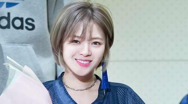 Mirip Banget, Idol Cantik Ini Ternyata Kembaran Jeongyeon 