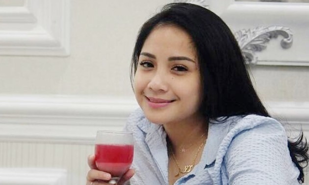  Nagita  Slavina  Lagi Lagi Dituding Tak Pakai Celana  Gara 