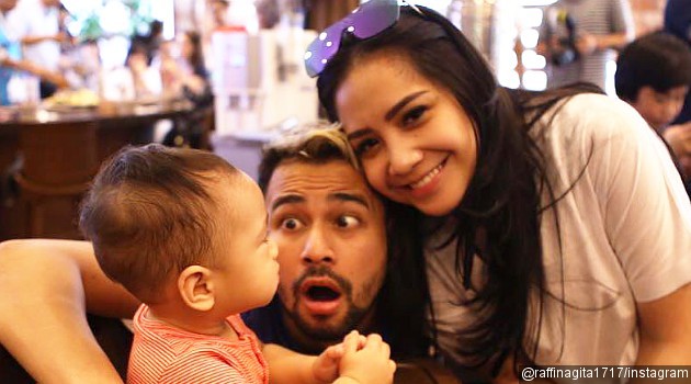  Raffi  Ahmad  dan Nagita Mesra Nyaris Ciuman  Gading Jadi 