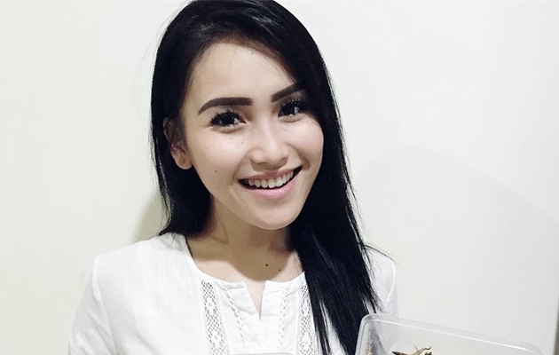 Sindir Haters Bak Kursi  Goyang  Ayu Ting Ting Pede 