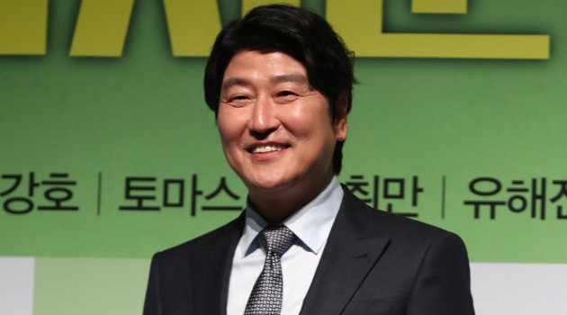 Tinggi dan Super Ganteng, Putra Song Kang Ho 'A Taxi Driver' Ini Bikin Heboh Netter