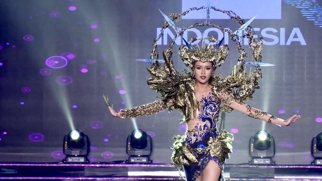 Wow Dea  Rizkita  Sabet Best National Costume dan Miss 