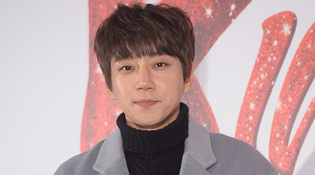 Dapat Kado 'Mercedez Benz' dari Fans Tiongkok, Begini Reaksi Hwang Chi Yeul