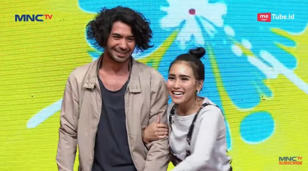 Ayu Ting Ting Heboh Bertemu Reza Rahadian di 'Sik Asix', Fans Ikut Gemas