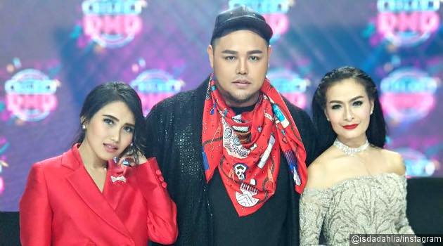 Pamer Cincin  dari Ayu  Ting Ting  Iis Dahlia Ngamuk 