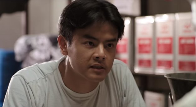 Kerasnya Hidup Dion Wiyoko di Trailer 'Terbang Menembus 