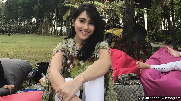 Harga Fantastis Intip Koleksi  Ikat Pinggang Ayu Ting Ting