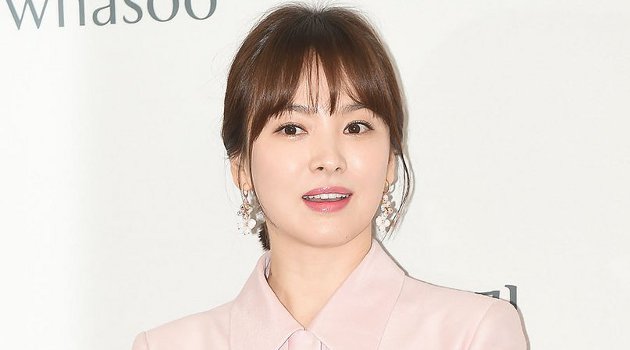 Pamer Gaya Rambut  Baru Cantiknya Song  Hye  Kyo  Hadiri 