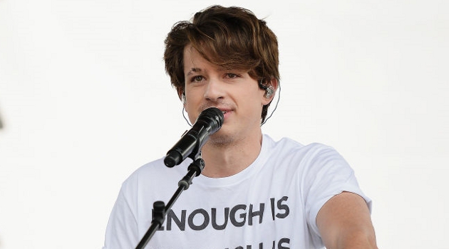 Tunjukkan Dedikasi, Charlie Puth Rilis Single untuk Korban 