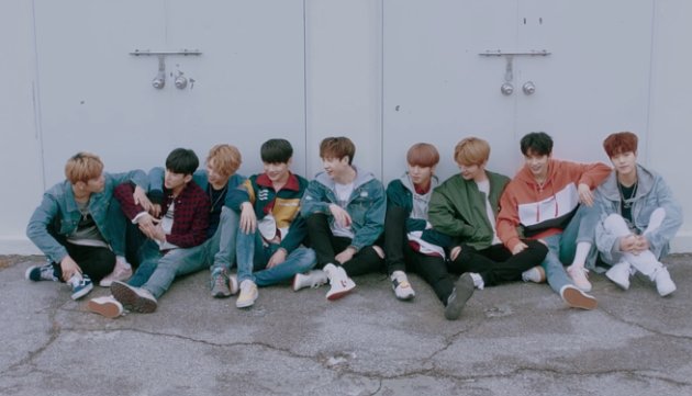 Stray Kids Ajak Fans Tak Menyerah pada Mimpi di MV 'Grow Up'