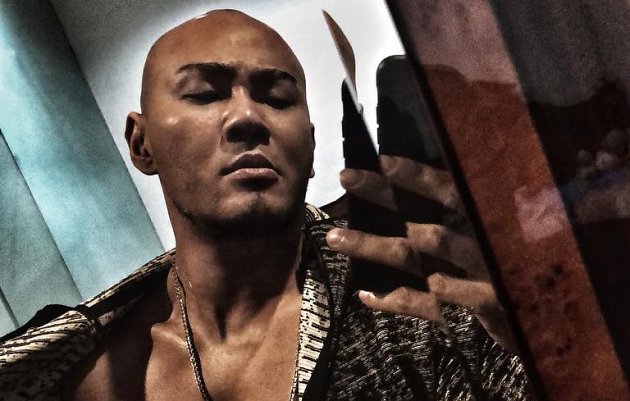  Badan  Kekar Deddy  Corbuzier  Tampil Imut Pakai Kaus Mickey 