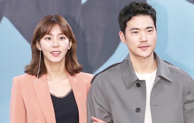 Makin Romantis, Kim Kang Woo Bakal Cium Uee di 'My Husband 