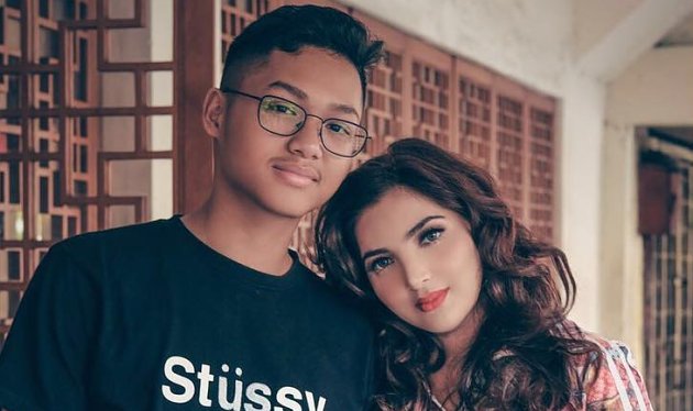 Rela Lakukan Ini Demi Bisa Hadiri Wisuda Azriel, Ashanty 