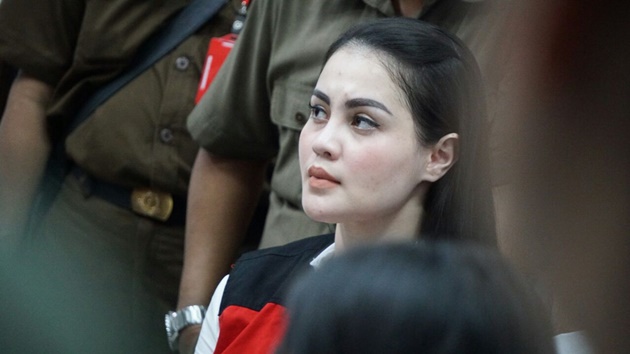 Hakim Mendadak Usir Pria Besar dari Persidangan, Bodyguard Jennifer Dunn?