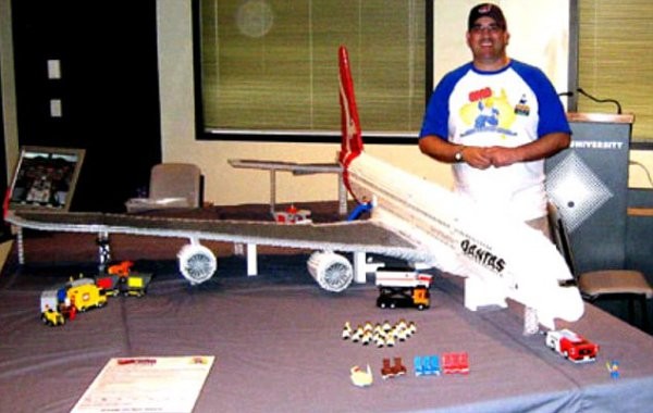 Kreasi Miniatur Roket Apollo 11 dari 120 Ribu Lego  Kabar 