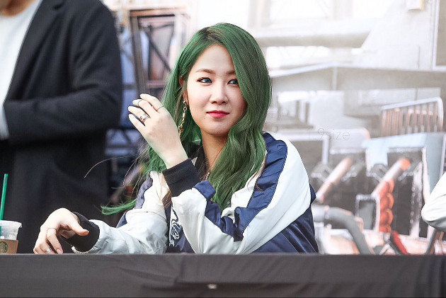 Soyu Sistar Bikin Silau dengan Rambut  Ngejreng  Warna  