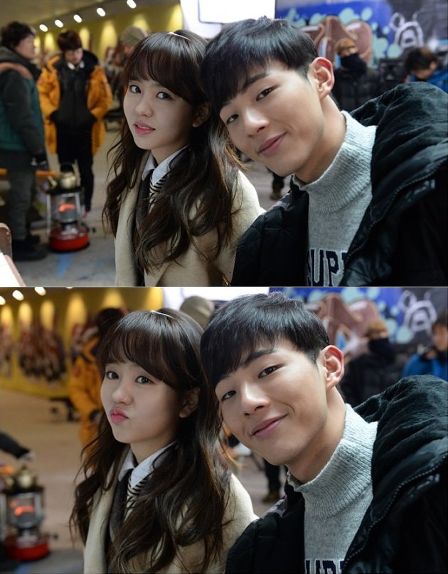 Akrab di Lokasi Syuting 'Page Turner', Kim So Hyun Selfie Imut Bareng