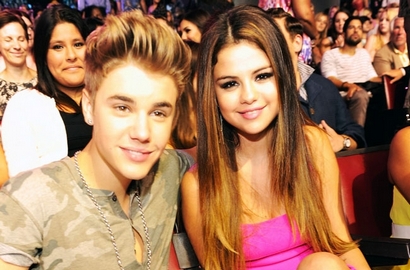 Kenapa Selena Gomez Mendadak Paksa Justin Bieber Untuk Melamarnya?