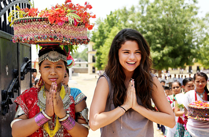 Selena Gomez Tersentuh dan Terinspirasi Usai Kunjungi Nepal