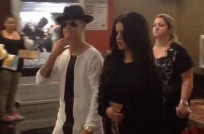 Kencan di Bioskop, Selena Gomez dan Justin Bieber Dikawal Ketat Bodyguard