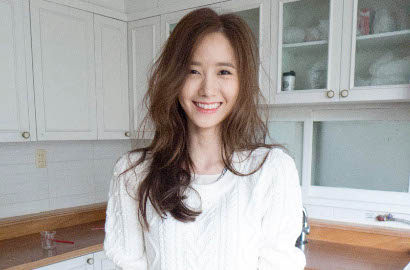 Yoona SNSD Berantakan Namun Imut di Majalah Sure