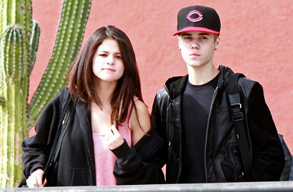 Selena Gomez Kembali Maafkan Justin Bieber