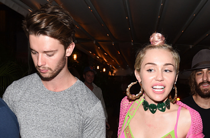 Miley Cyrus Mesra dengan Patrick Schwarzenegger Pasca Pesta di Miami