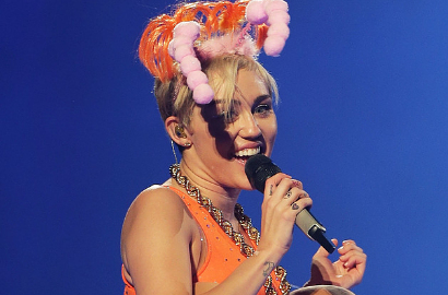 Dukung 'Free the Nipple', Miley Cyrus Unggah Foto Topless
