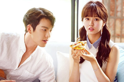 Bikin Lapar, Kim Woo Bin-Kim So Hyun Asyik Makan di Iklan Pizza Domino