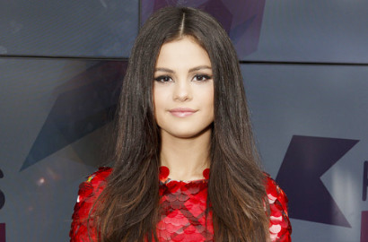 Tato Baru Selena Gomez Picu Kemarahan Umat Hindu, Kenapa?